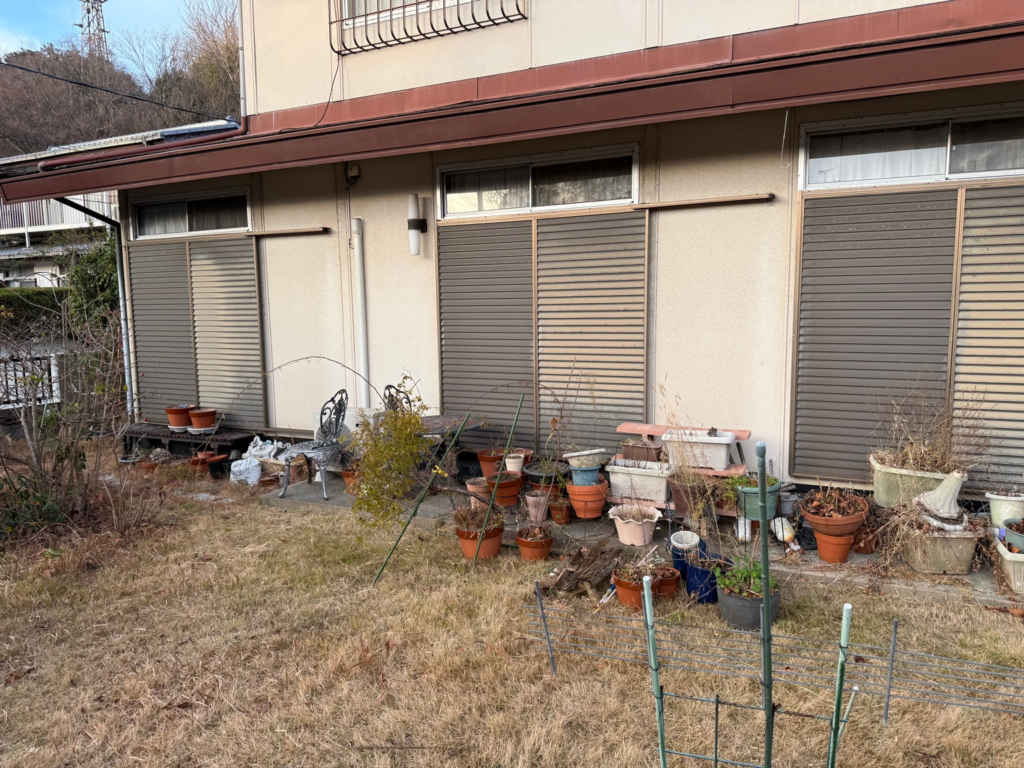 浅口市鴨方町 植木鉢・プランターの搬出 便利屋あんばい